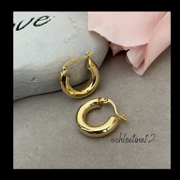 NEW 14k Gold Chunky Small Hoops - Picture 1 of 6